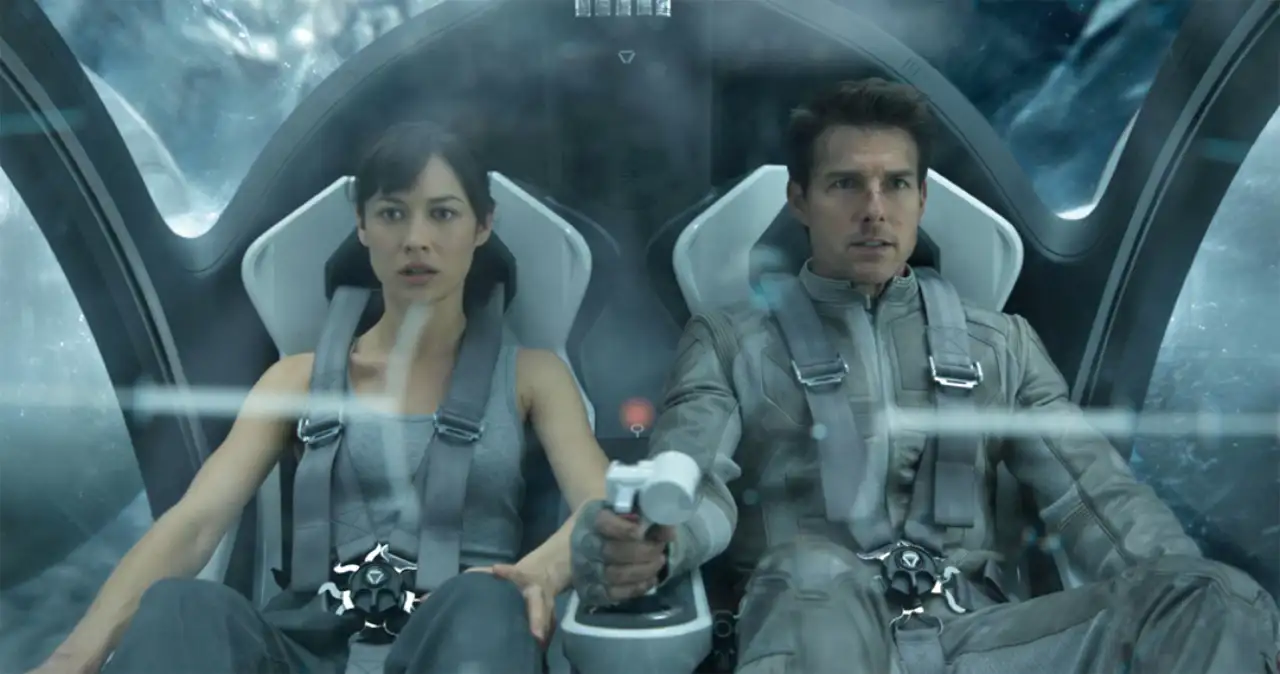 Tom Cruise in a futuristic Oblivion scene