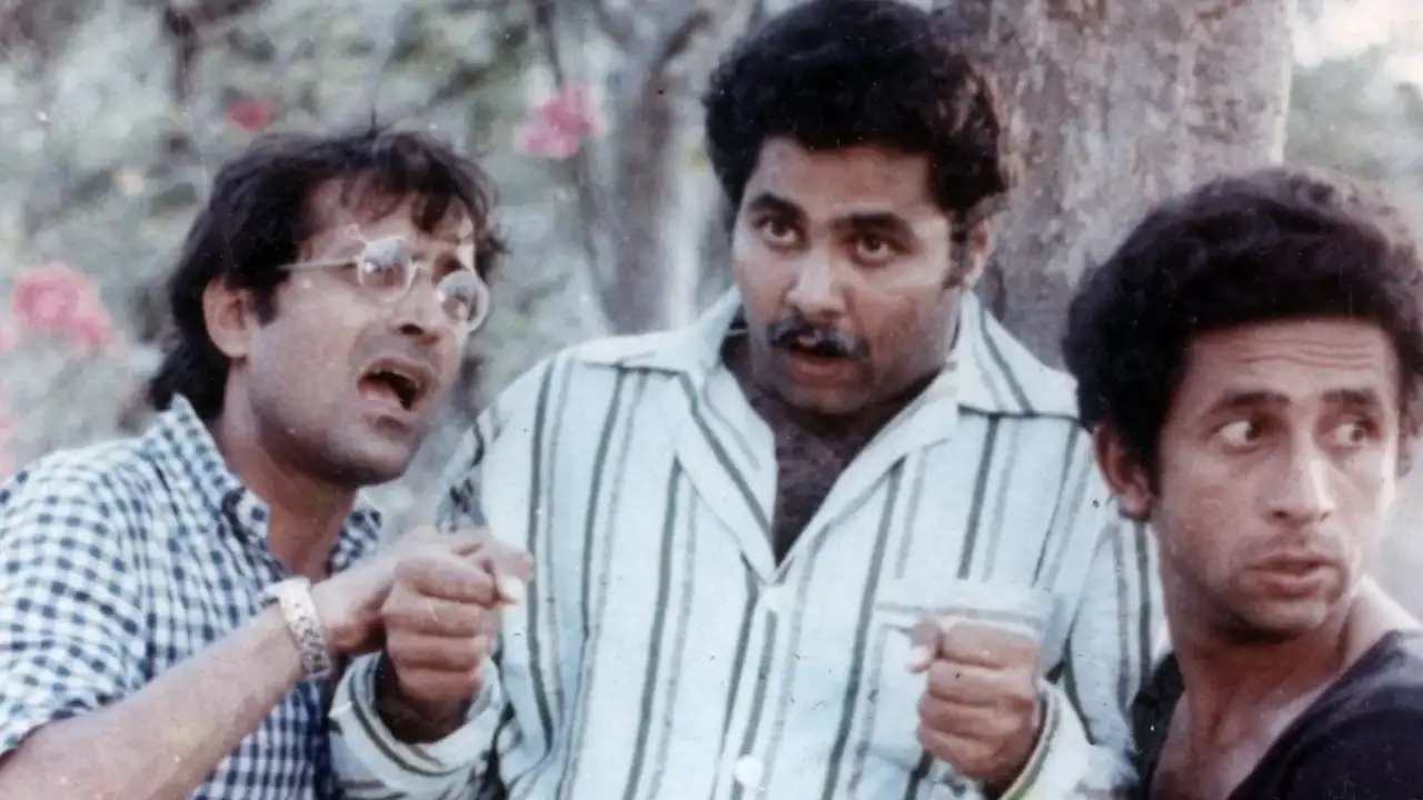 Jaane Bhi Do Yaaro movie scene